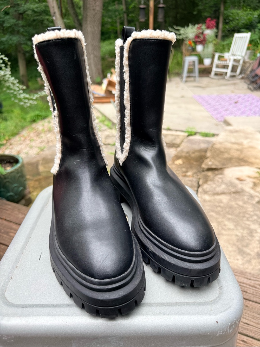 Express Chunky Winter Boots with Shearling Trim - Black